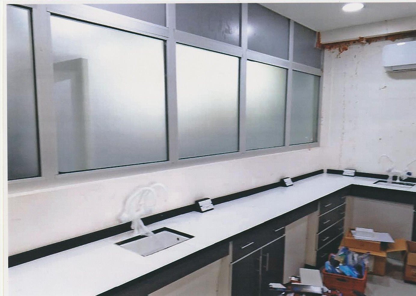 Wide view of the finished laboratory floor